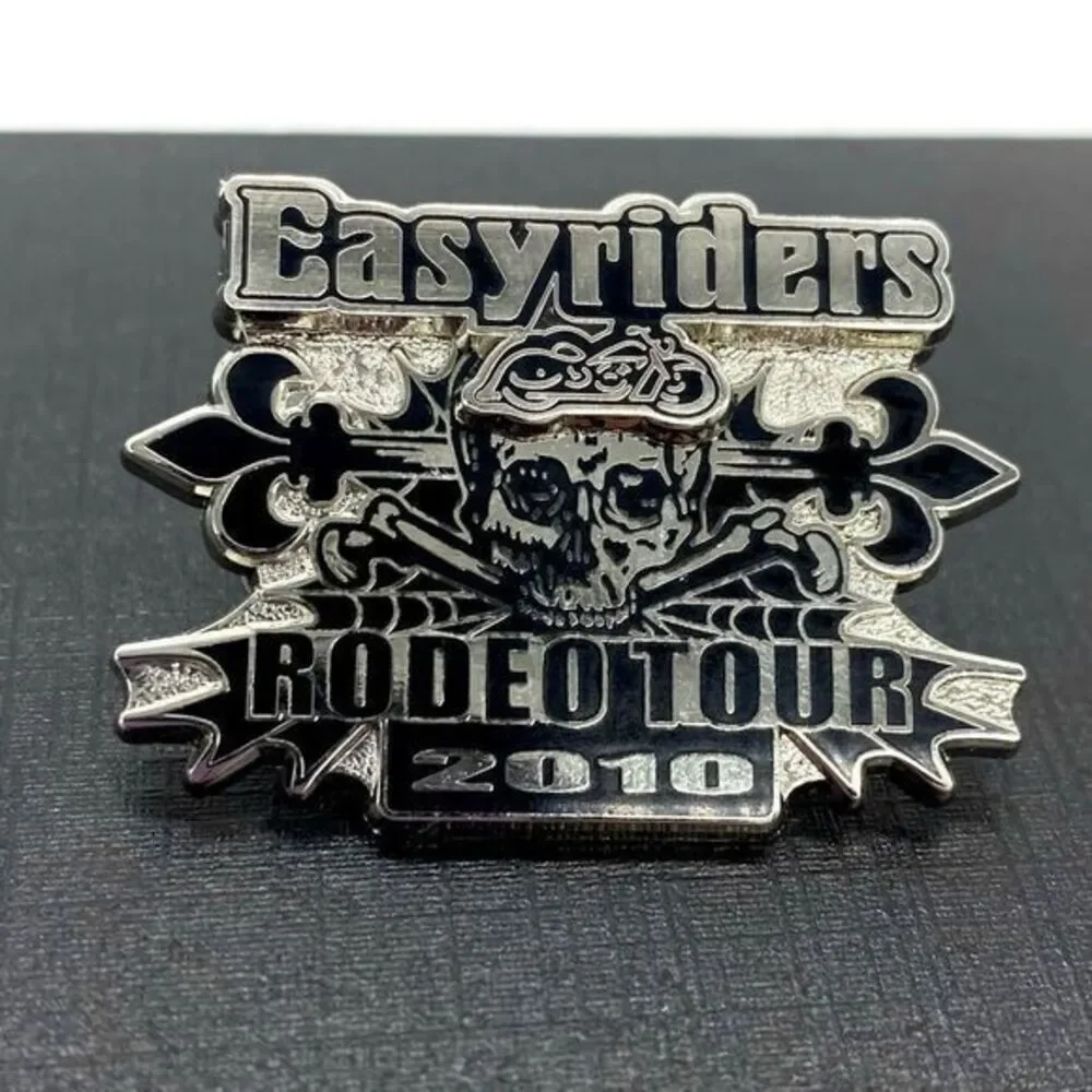 Easyriders Motorcycle Rodeo Tour Skull Biker Double Back Pin 2010